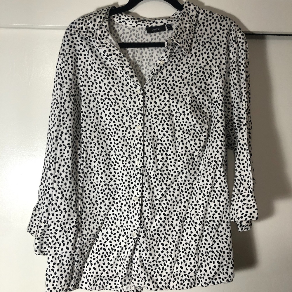 Apt 9 black & white spot button down